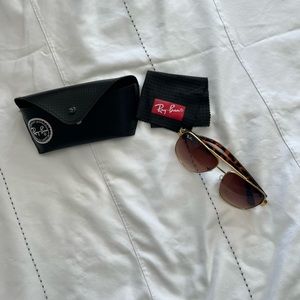 Ray ban Aviator sunglasses